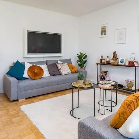 Luxus Neubau 65m² Wohnung: R شقة