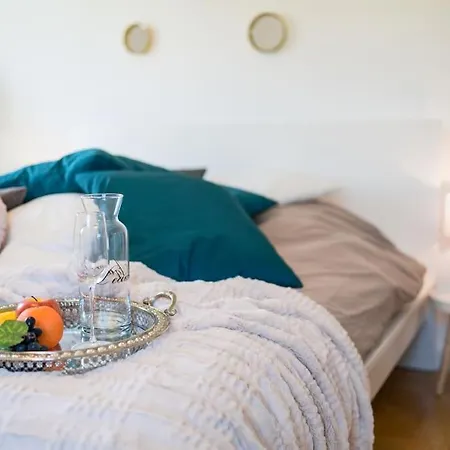 Luxus Neubau 65m² Wohnung: R *