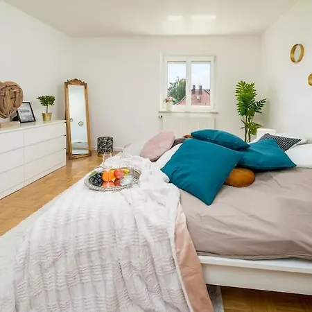Luxus Neubau 65m² Wohnung: R شقة ميونيخ
